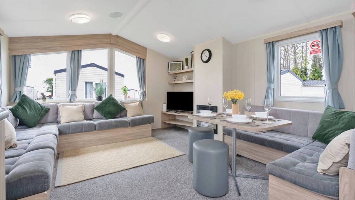 Prestonpans Apartment | Escape to this cozy retreat perfect for families or groups, 55 Aberlady (Van Type - Bronze)