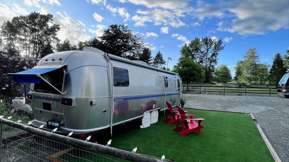 Langley House | Escape to Tranquility at Airstream Silver Heaven.