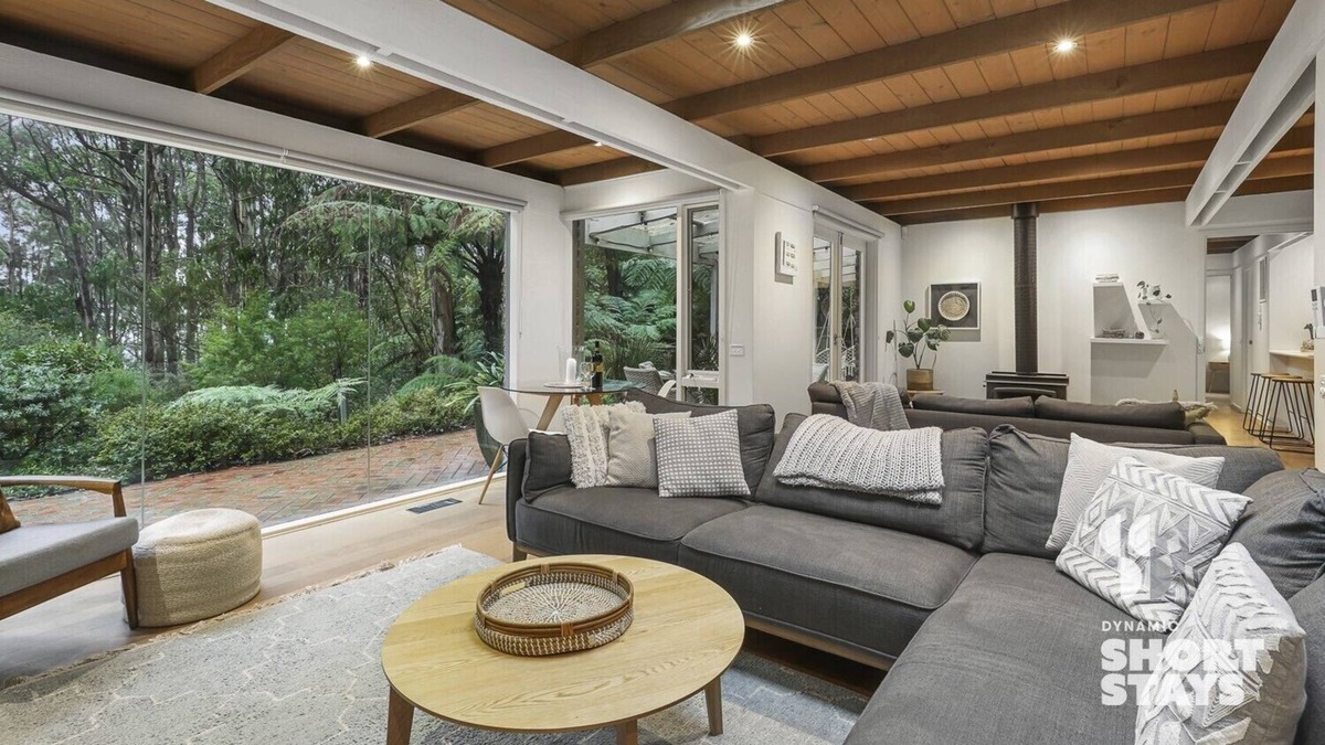 Olinda House | Escape to Tranquil Bliss In Fernview on Falls