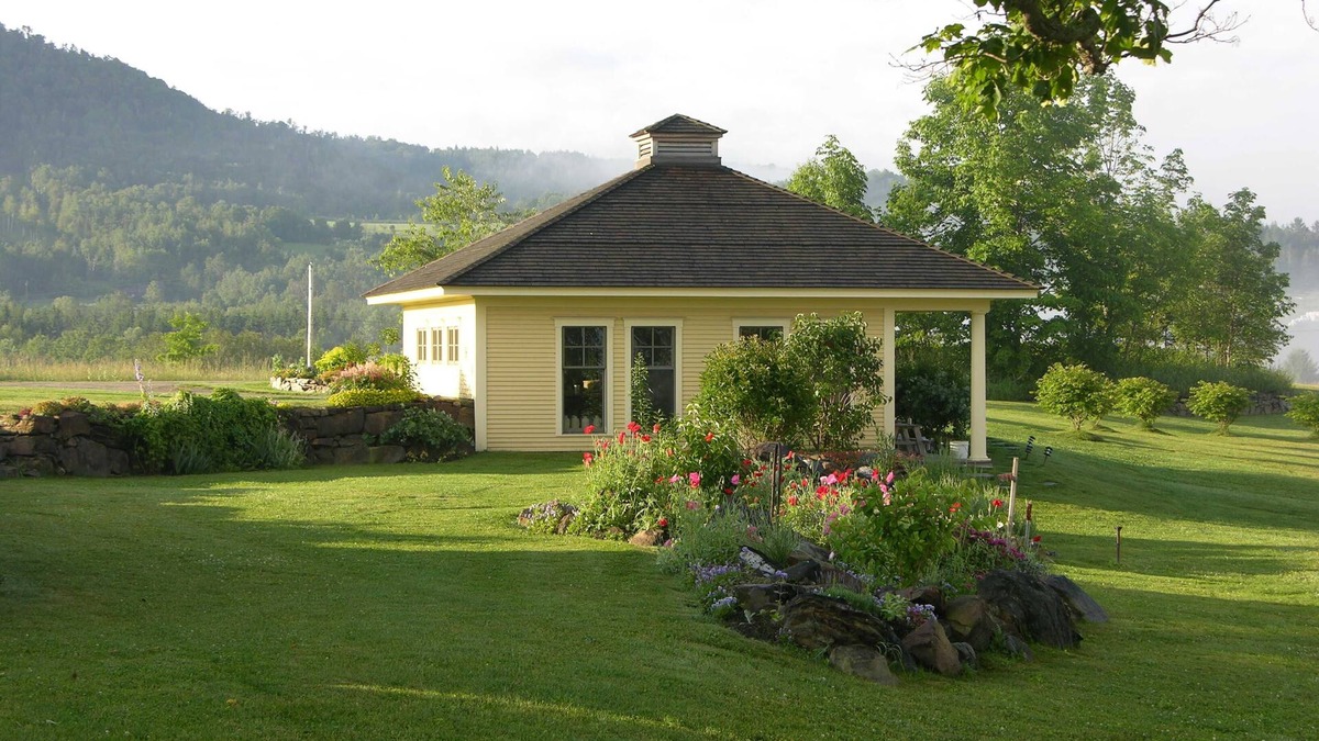 Lyndon Center Cottage | Escape to your cozy 1-bedroom cottage near Kingdom Trails