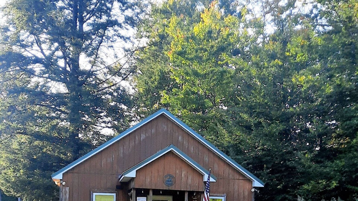 Durhamville Cabin | Escape to your cozy 2-bedroom camp near Oneida Lake.