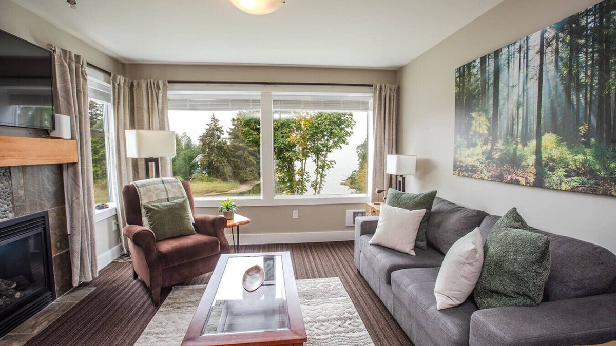 Regional District of Nanaimo Apartment | Escape & Unwind in Suite A