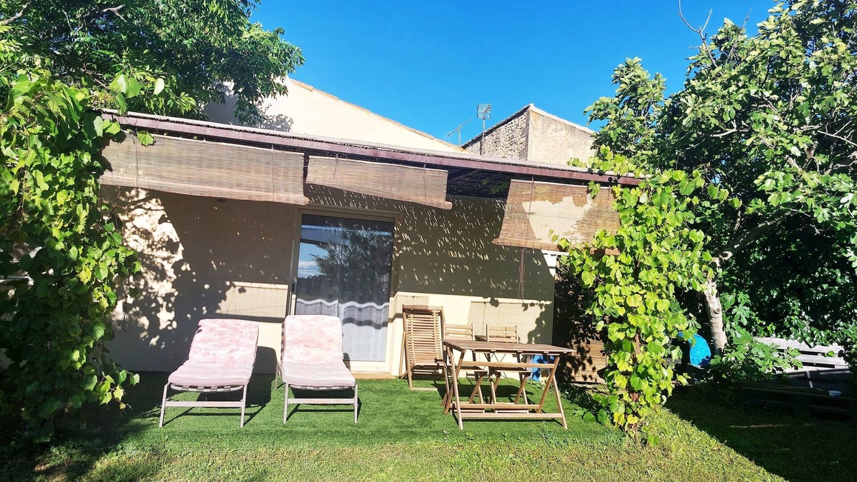 Souvignargues Villa | Escattou : with swimming pool, private garden in a quiet area