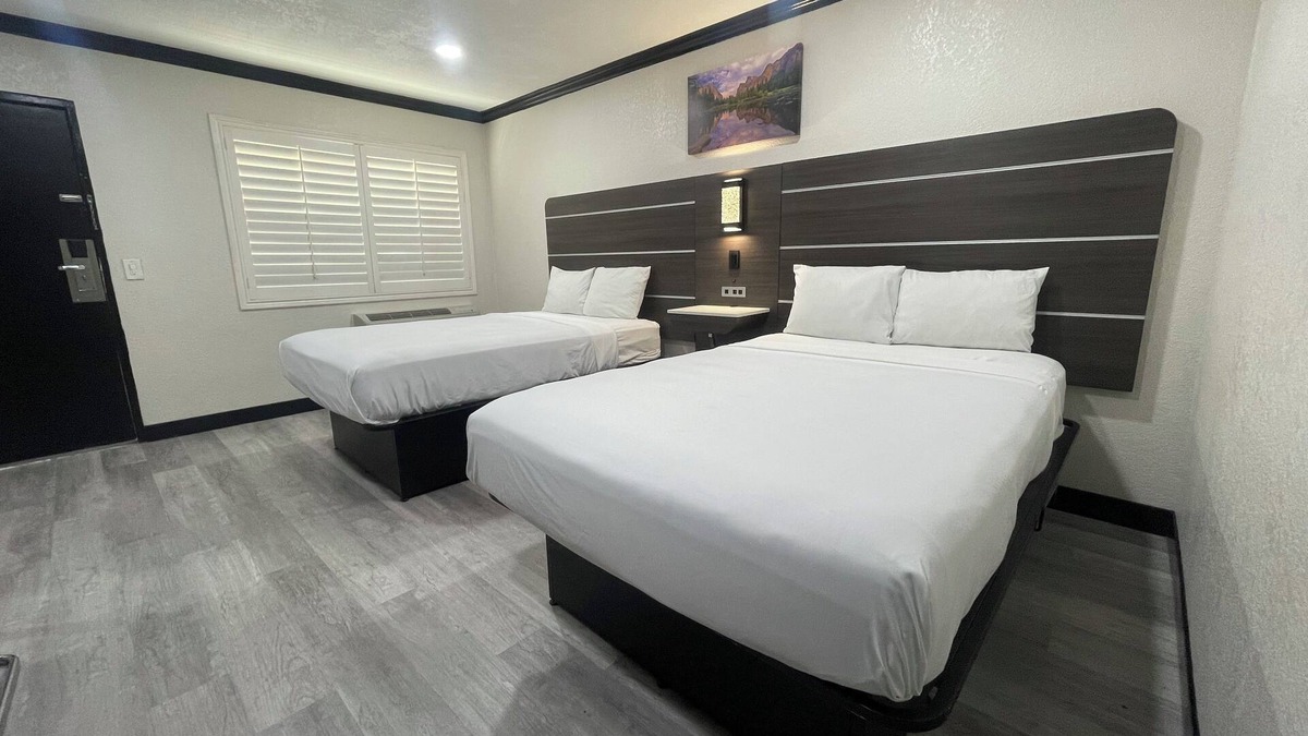 Kit Carson Hotel | Escondido Lodge
