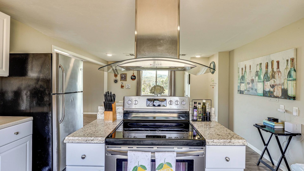 Escondido Cottage | Escondido Vineyard Estate: Walk to Wineries!