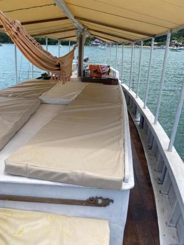 Paraty Boat Rental | Escuna Costa Verde I para passeios durante o dia