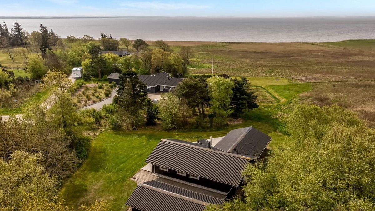 Gjøl House | "Eske" - 200m to the fjord by Interhome