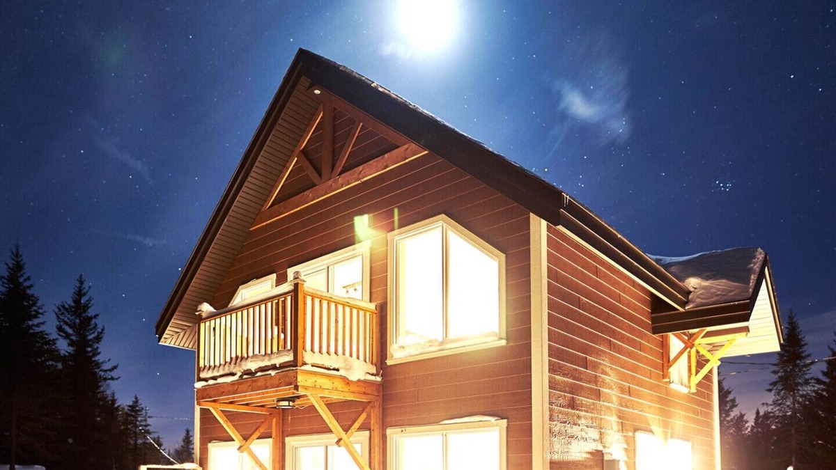 Saint-Paul-de-Montminy Ski Chalet | ESKER NATURE TWO BEDROOMS & MEZZANINE LAKE VIEW ACCESS TO SPA, SAUNA & YURT