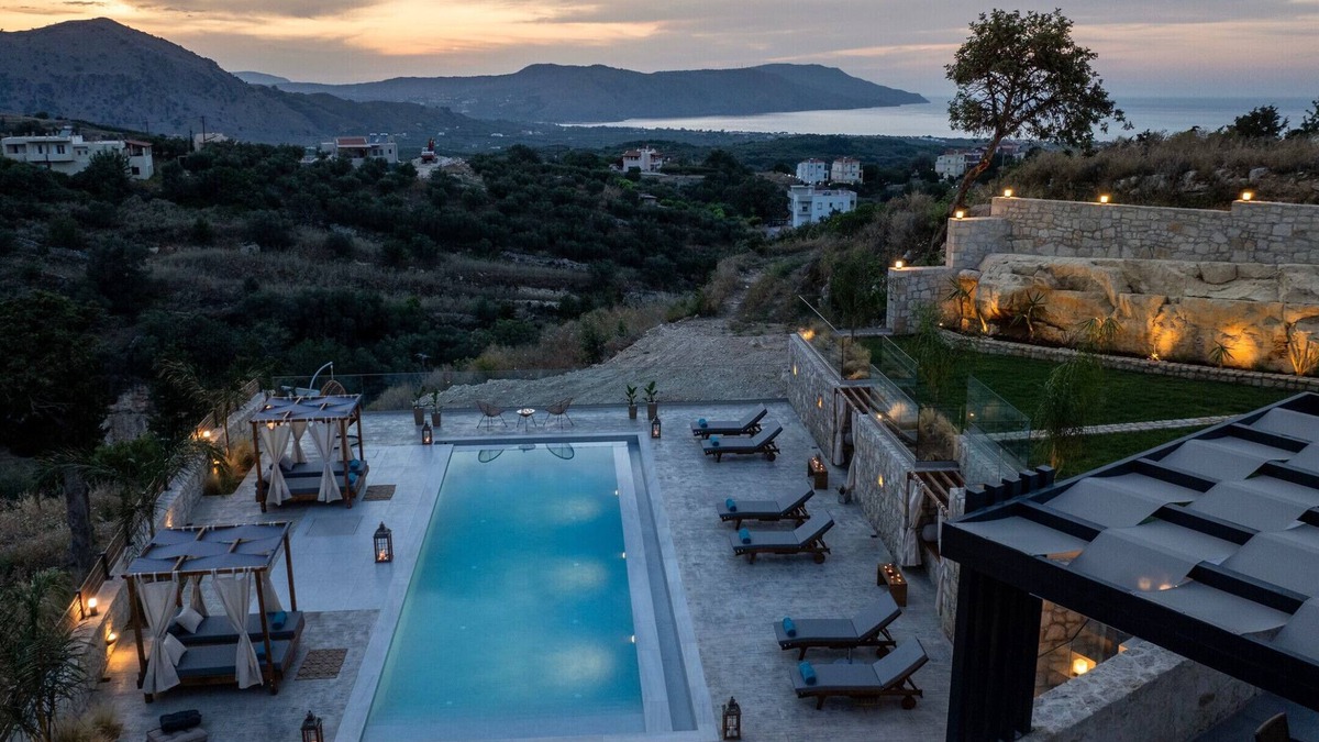 Kournas Villa | Esotico Escape Villa