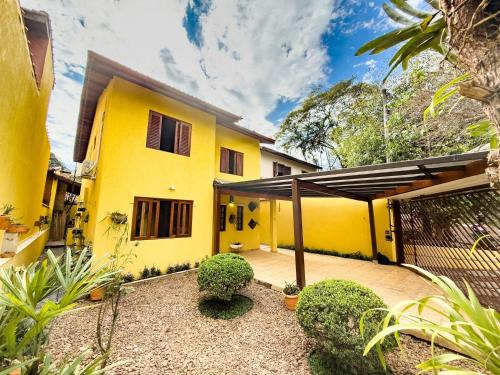 Carapicuiba House | Espaço gourmet e home-office na Granja
