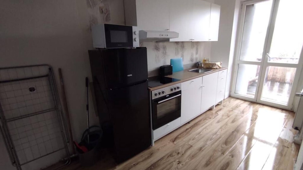 Zeitz Apartment | Especially for families or workers, balcony & Garden
