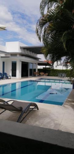 Flandes House | Espectacular Casa Campestre entre Giradot-Espinal