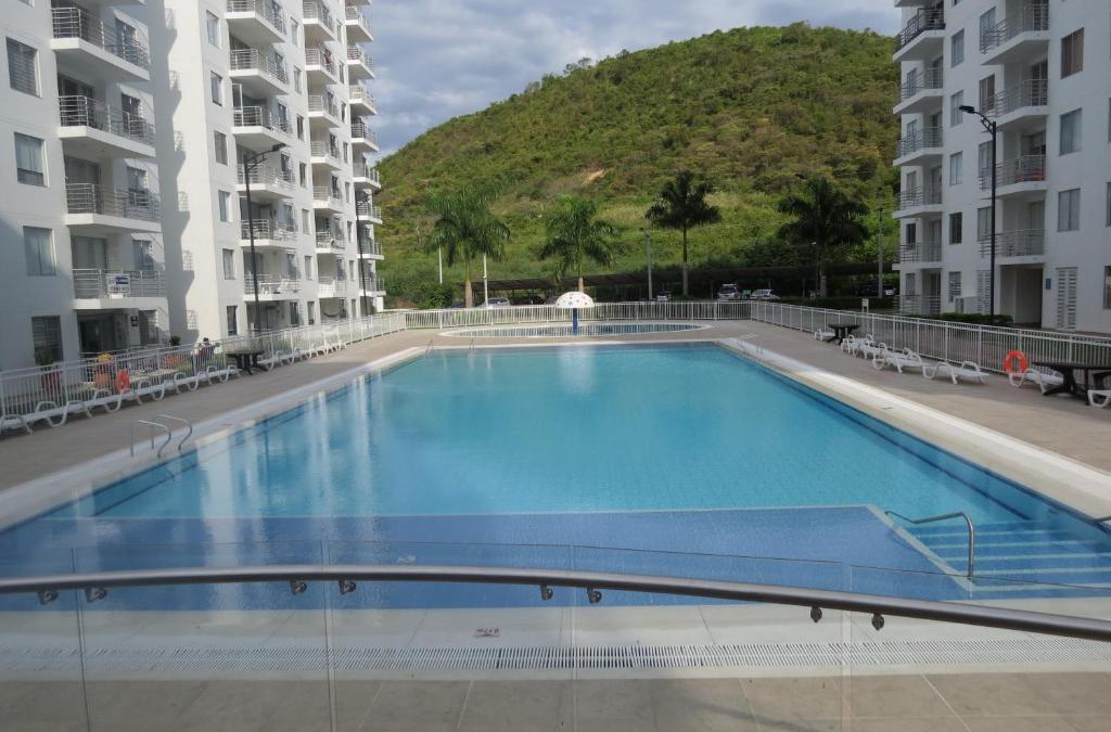 Girardot Apartment | Espléndido y Fantástico Apartamento en Girardot. 4 Piscinas, WiFi, Parque infantil, Parqueadero privado.