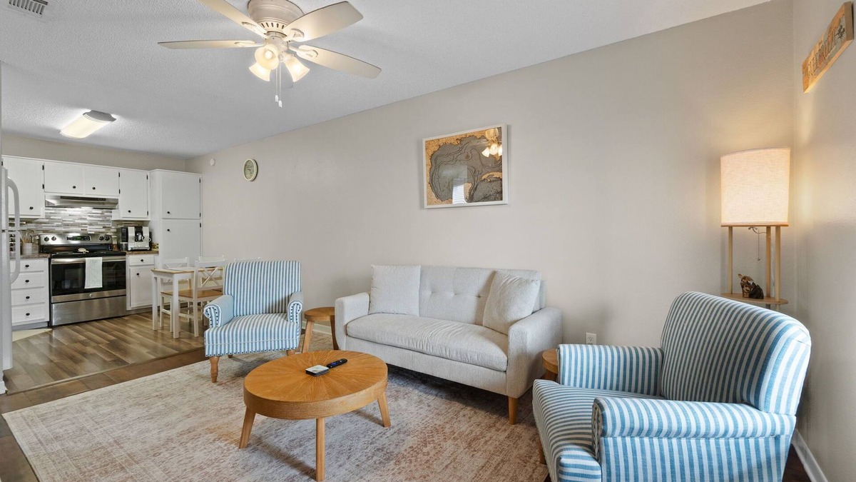 Gulf Breeze Condo | Espresso Lover’s Condo| 2BR|Near Beaches