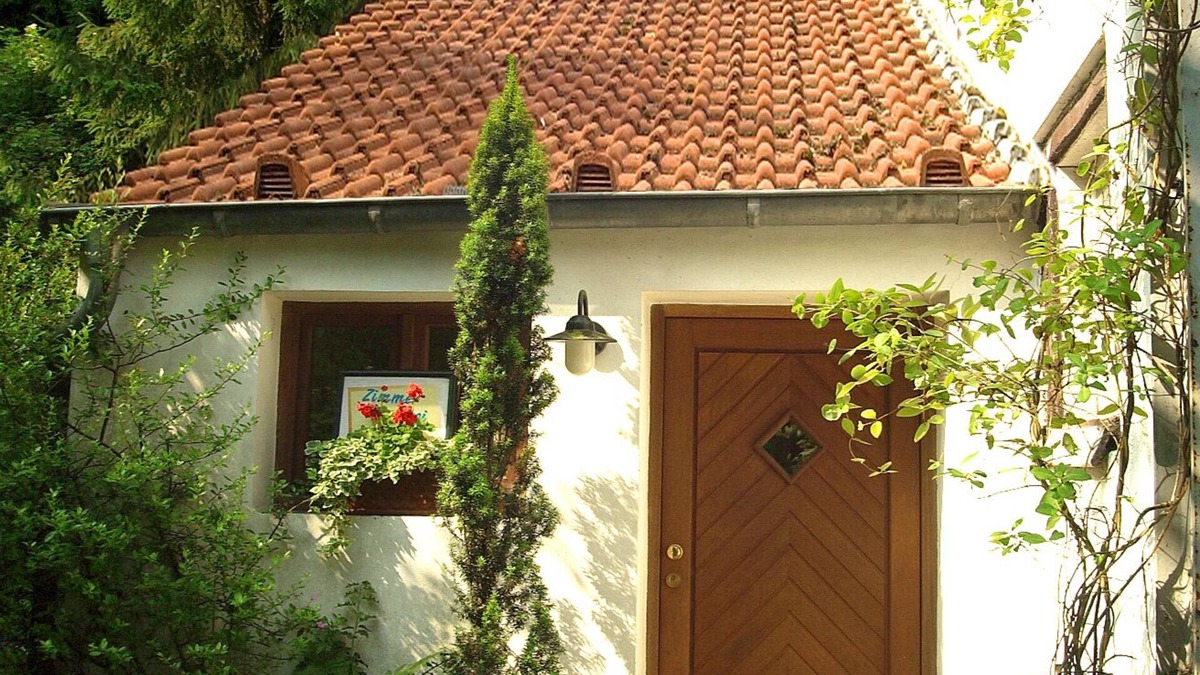 Kettwig Apartment | Essen-Kettwig! Apartment in country style - separate entrance -terrace -WLAN