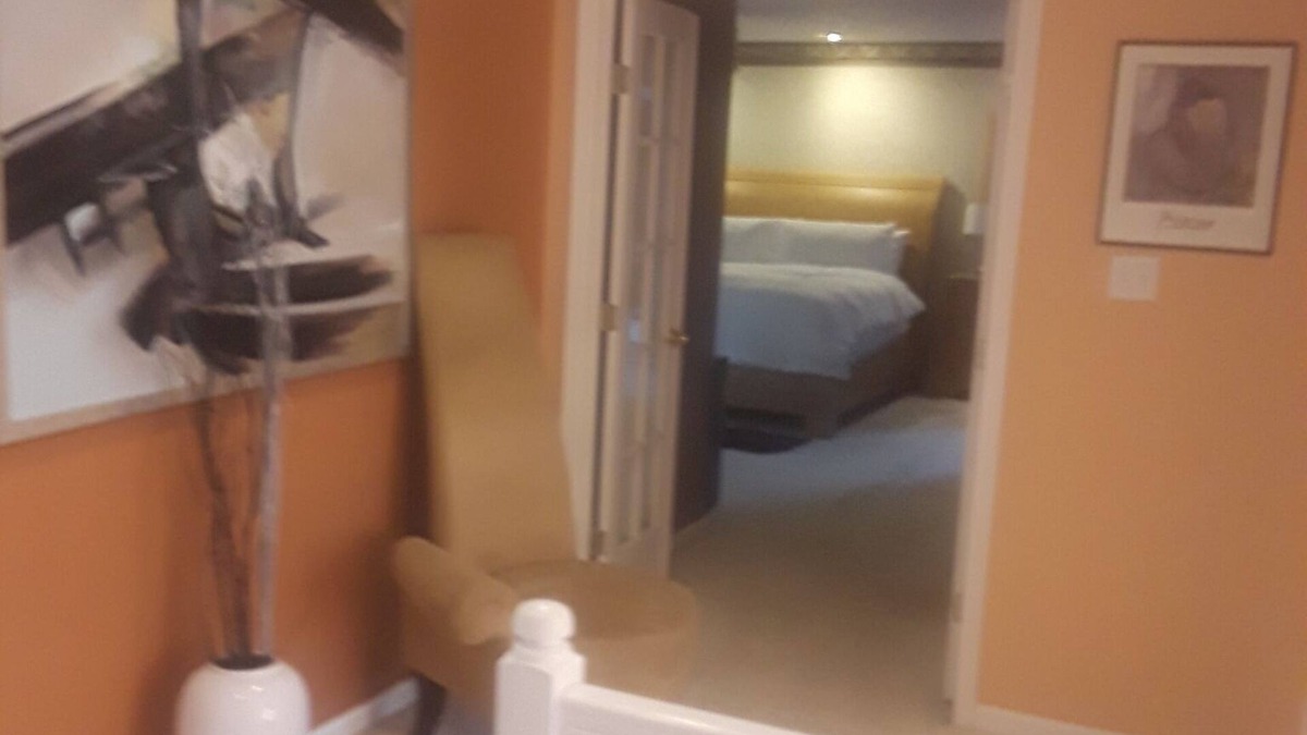 Forestview House | Essence Suite W/Spa Bath