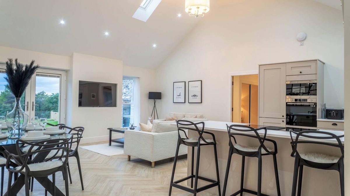Scaniport Other | Essich Park - 2BR - Hot Tub - Wood Burning Stove