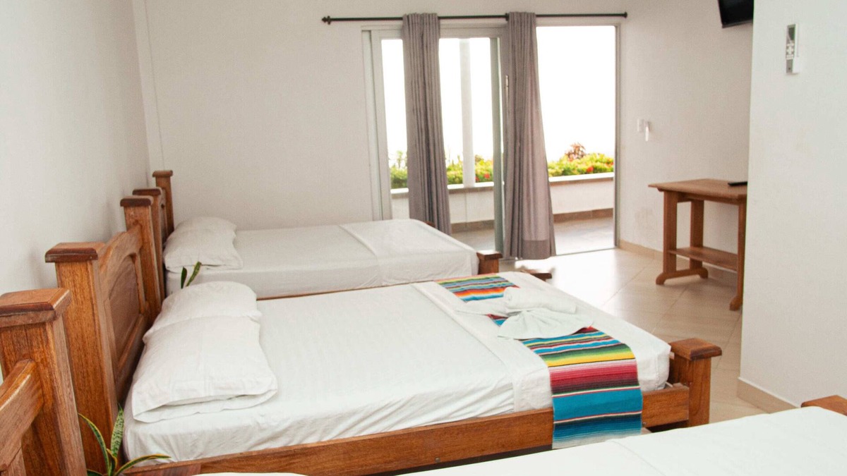 Covenas Hotel | Estándar Múltiple Con Balcón En Coveñas Cerca A La Playa