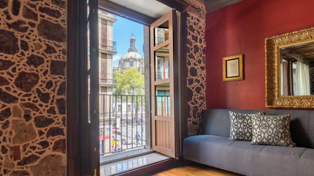 Historic Center Apartment | est. 1598 1BR. suite + Cathedral View + balconies CASA SAUTO