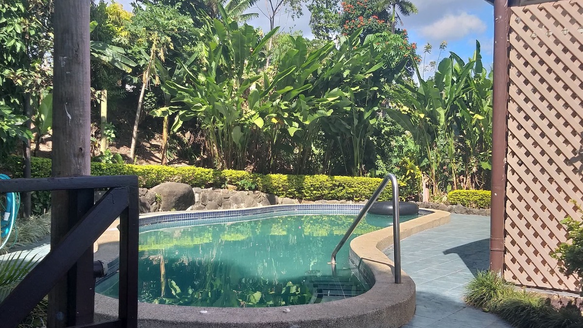 Lautoka House | Established house, sea views & sunsets, pool, privacy, space 15 min walk to city
