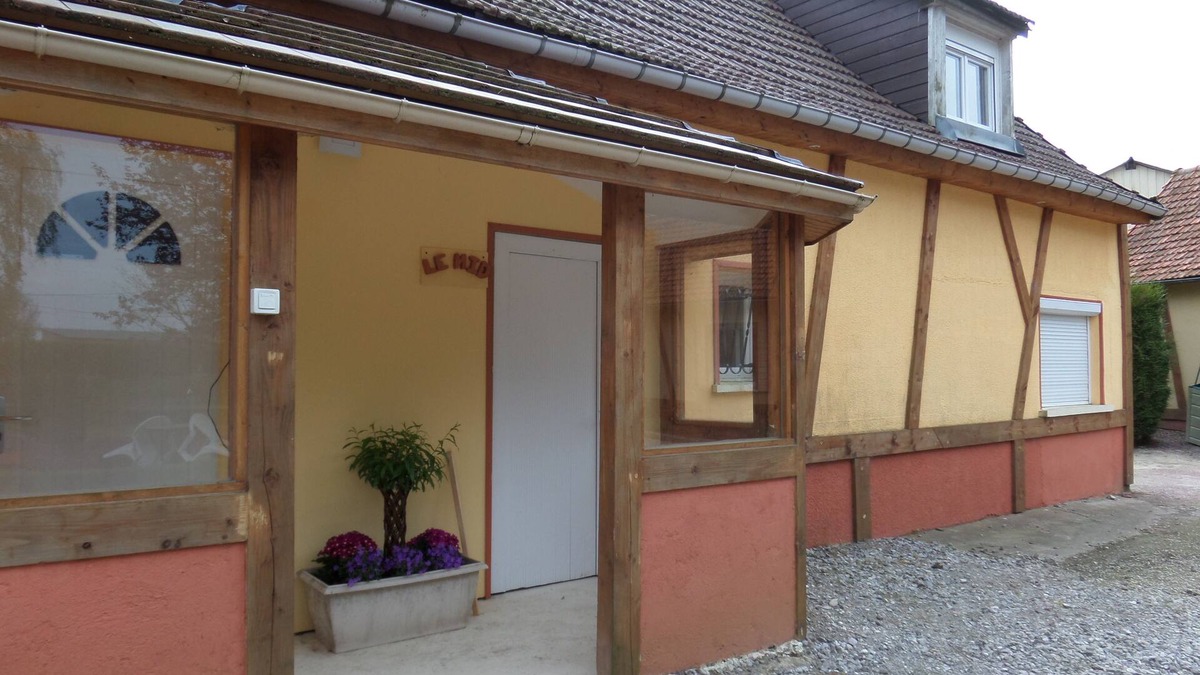 Avesnes-en-Val Apartment | Estate close to the sea, mini farm and games