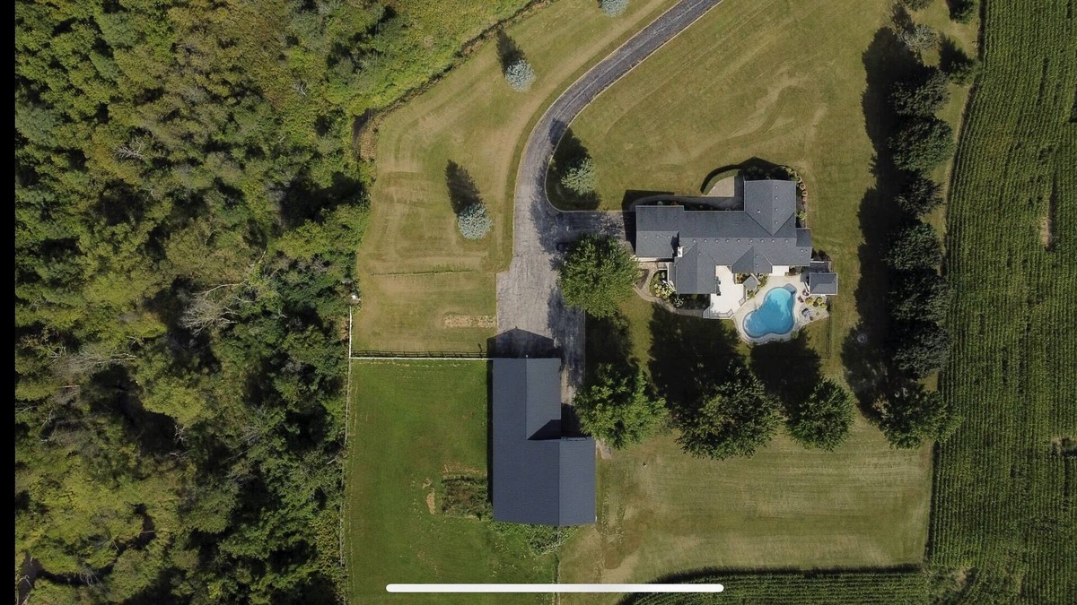 Middlesex Centre House | Estate Home With 5 bed and 3 bath.