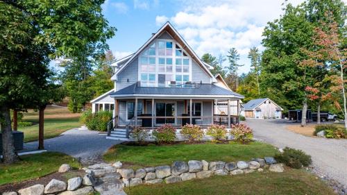 North Sebago Villa | ESTATE HOUSE LIMIT 12 estate