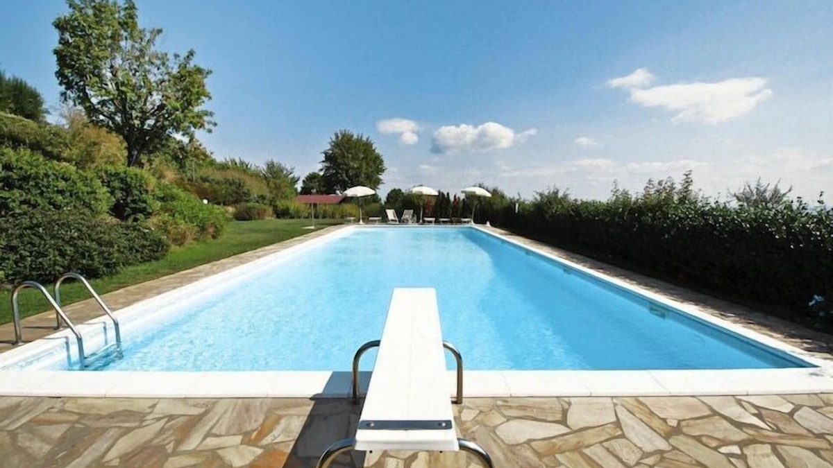 Buti Apartment | Estate in Monte Serra with Pool & Olive Trees