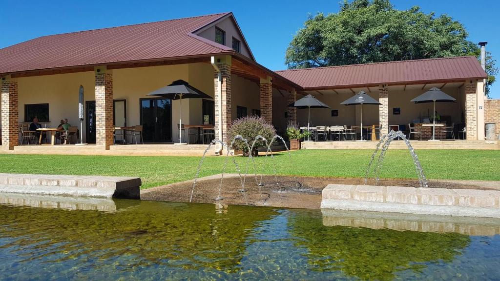Hekpoort Cabin | Esther's Country Lodge