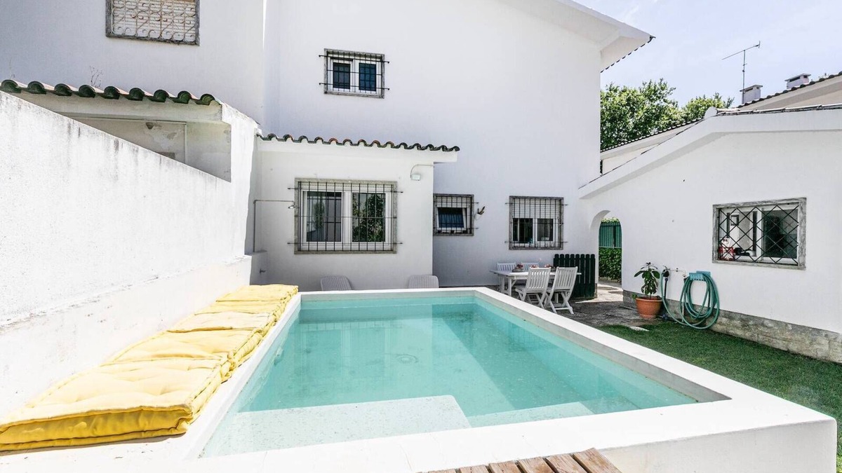 Estoril Villa | Estoril Beach Villa.