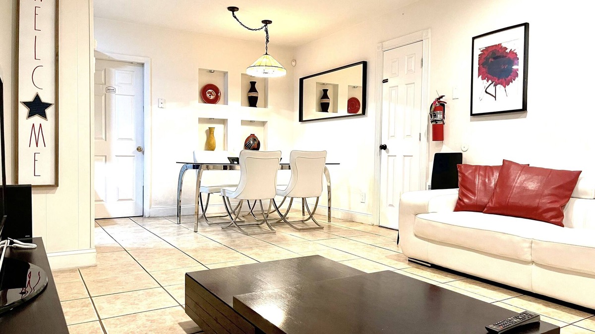 Boulevard Heights House | Estrada’s Cozy Vacation Home in Hollywood