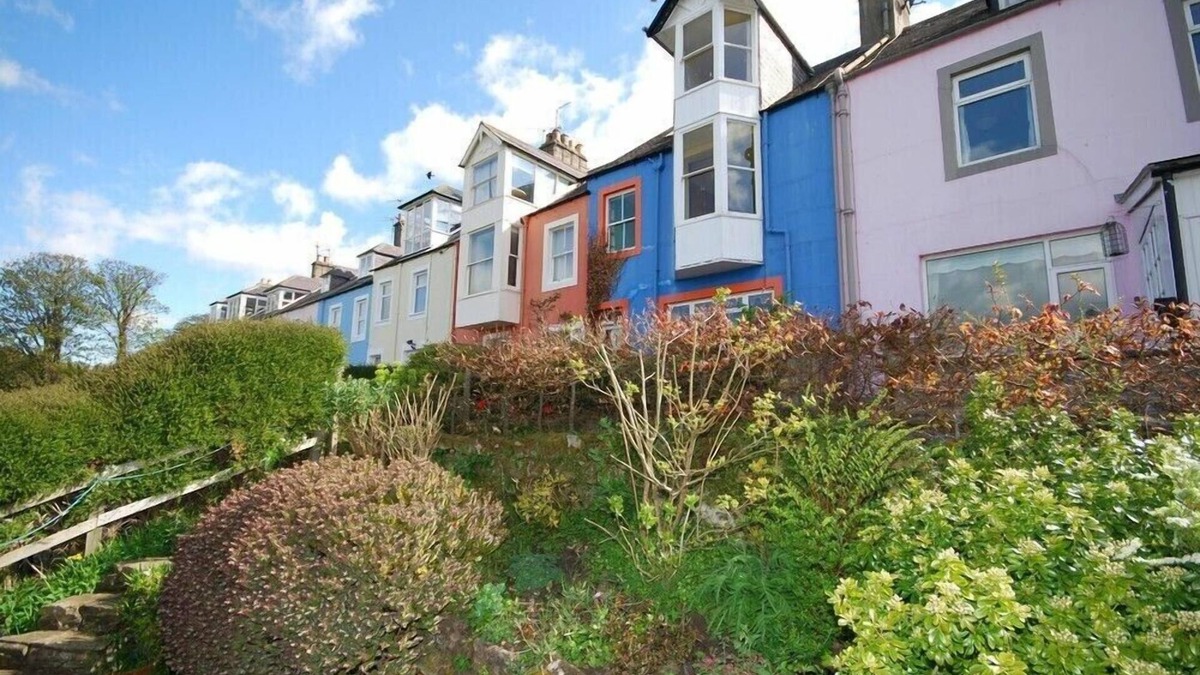 Alnmouth Cottage | ESTUARY VIEW, family friendly, country holiday cottage in Alnmouth