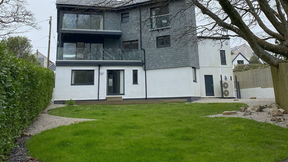 Lelant House | ESTUARY WATCH, family friendly, luxury holiday cottage in Carbis Bay
