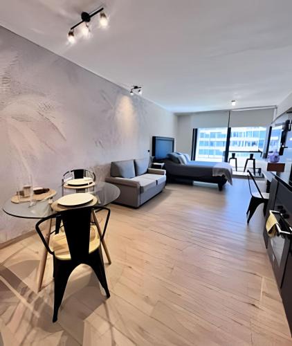 Las Condes Apartment | Estupendo Estudio Hoy Estoril
