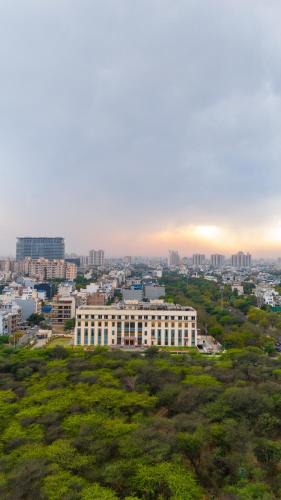 Gurugram Hotel | Eternal Oasis by Alaya Stays, Golf Course Road