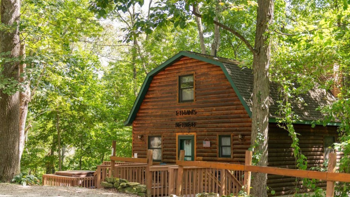 Killbuck Cabin | Ethan's Retreat: Cozy cabin getaway w/hot tub, private & pet-friendly!