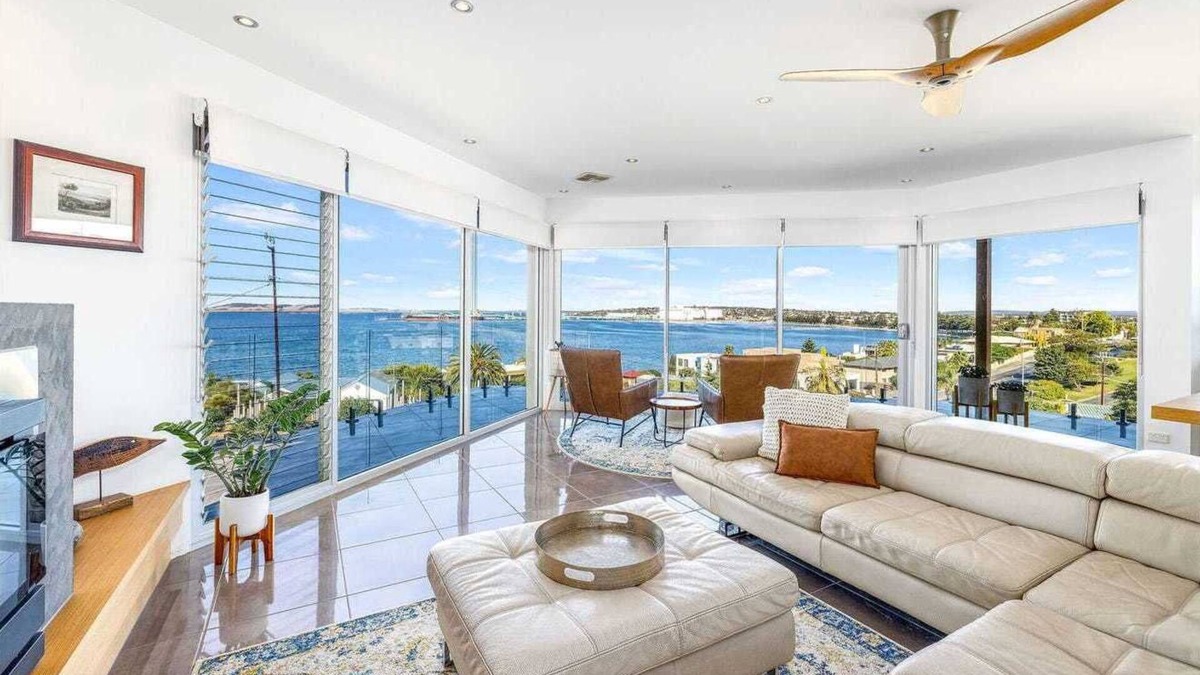 Port Lincoln House | ETIVE MOR - Breath-taking views over Boston Bay