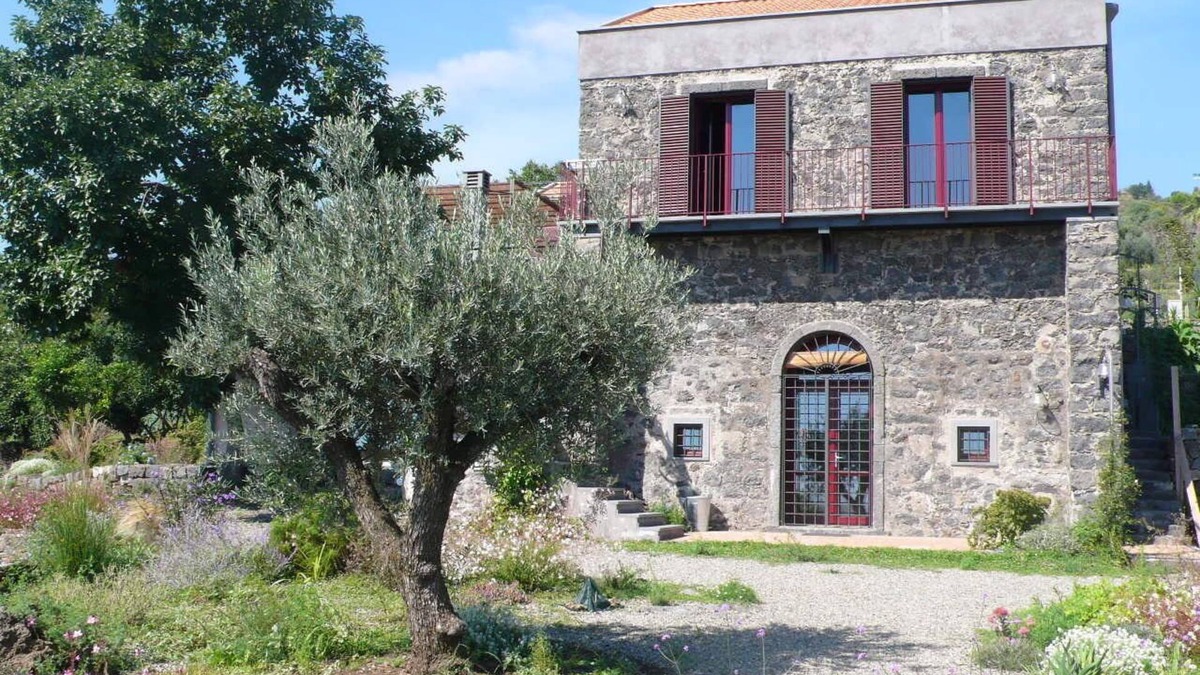 Mascali House | Etna and Taormina House CoS