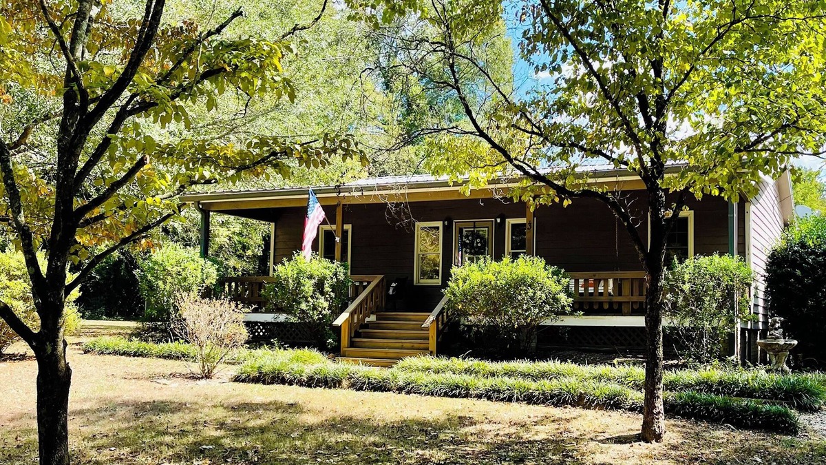 Rome House | Etowah River, Berry College Retreat-3 miles from Broad St.