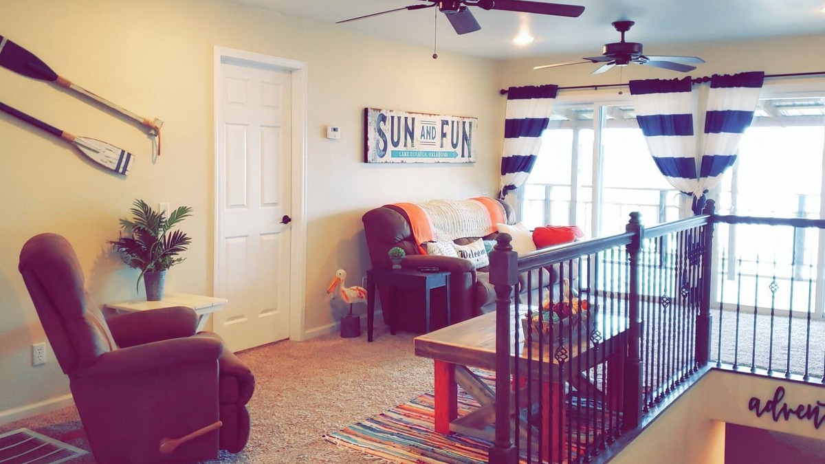 Canadian House | Eufaula Lakefront House In Quiet Neighborhood w/Private Dock & Game room