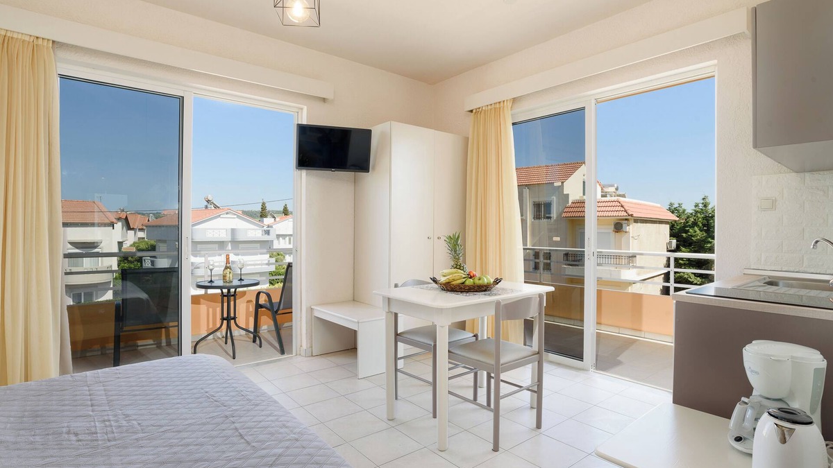 Ialyssos House | Eugenia studios & apartments