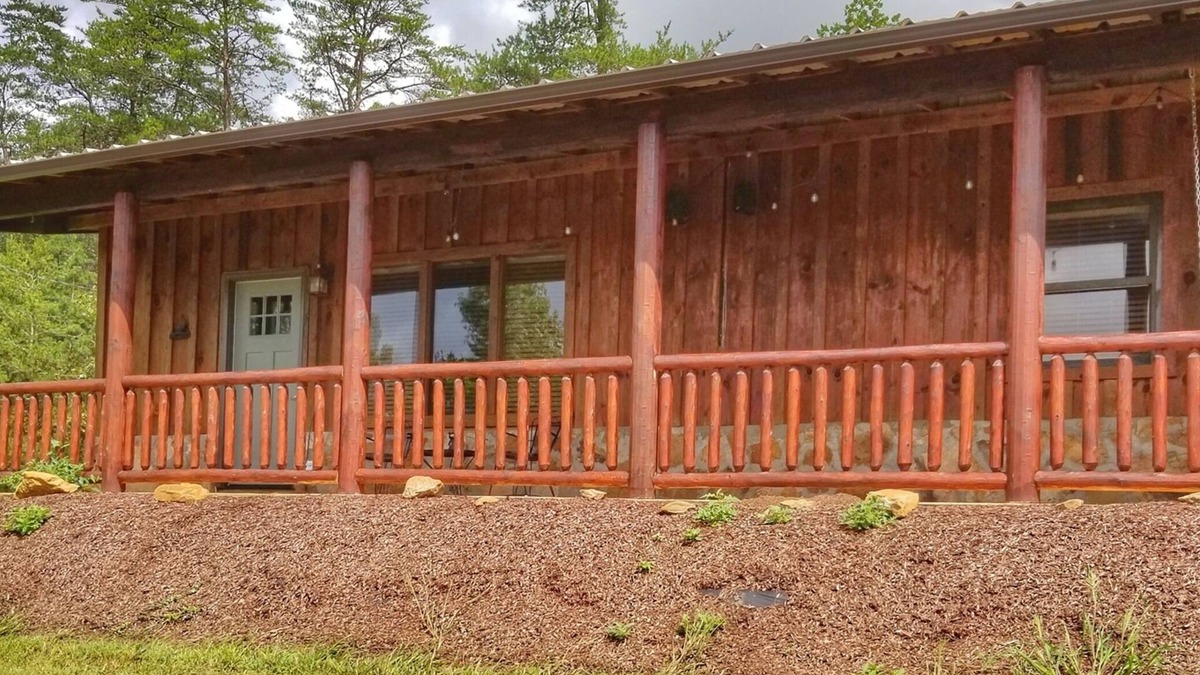 Copperhill Cabin | Eula Mae- Hot tub,Gas Fireplace, Wifi, campfire pit, secluded, close to rafting