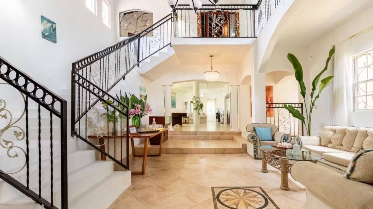 Runaway Bay Villa | Euphoria at Paradisiac Beach Club