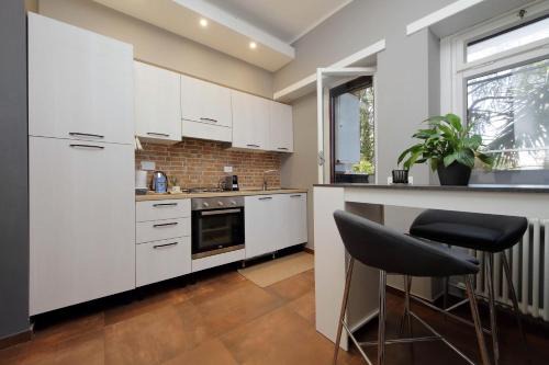 Zona XXVIII Tor de' Cenci Apartment | Eur Trepini Luxury Loft