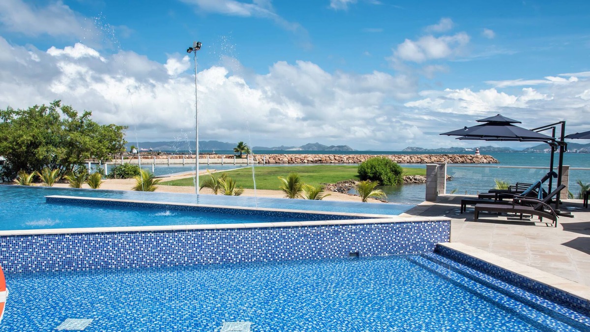 Lecheria Hotel | Eurobuilding Hotel & Suites Lecheria