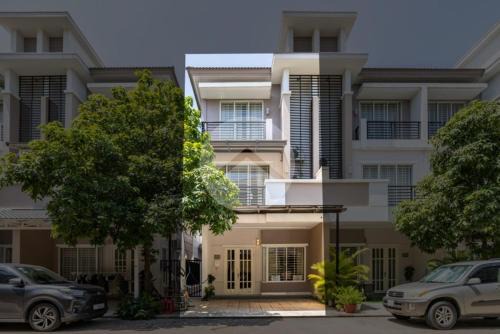Mean Chey House | EuroPark Green Villa