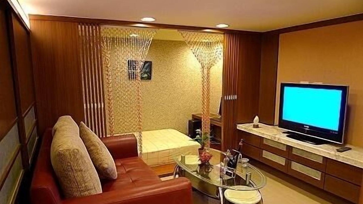 Sinsing District Apartment | European style Romantic Loft for 3 Near TrainSTA
