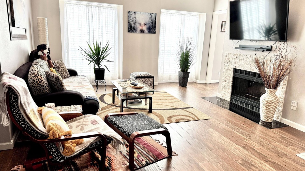 Far North Dallas Condo | EUROPEAN STYLE wonderful 1BR+Office fully updated condo with GREAT location