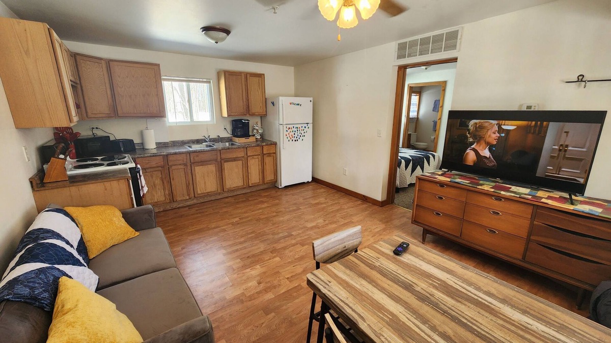 Houghton Apartment | EV Ready Keweenaw 1BR Near MTU – Great Basecamp for Exploring & Hiking