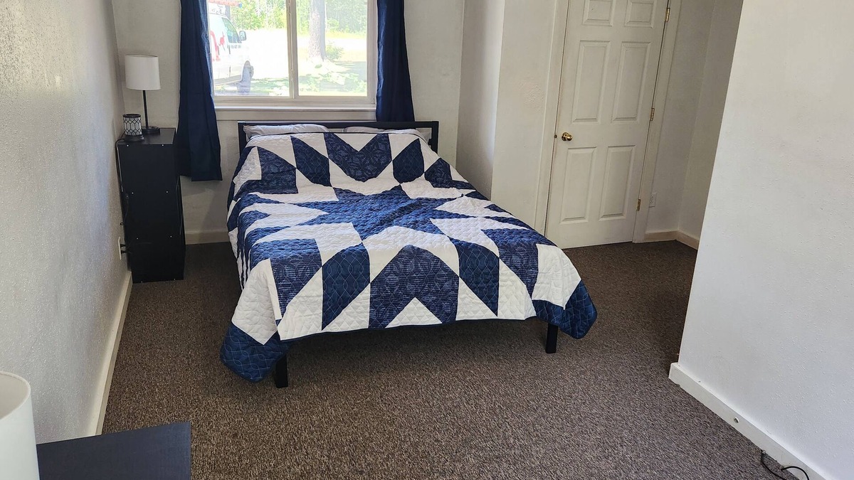 Houghton Apartment | EV Ready Keweenaw Basecamp Near MTU – Affordable & Fully Equipped